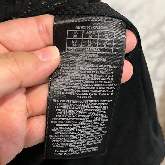 NEW GUESS Metallic Wrap Black Dress
Tulip Skirt Size M - Picture 6 of 9